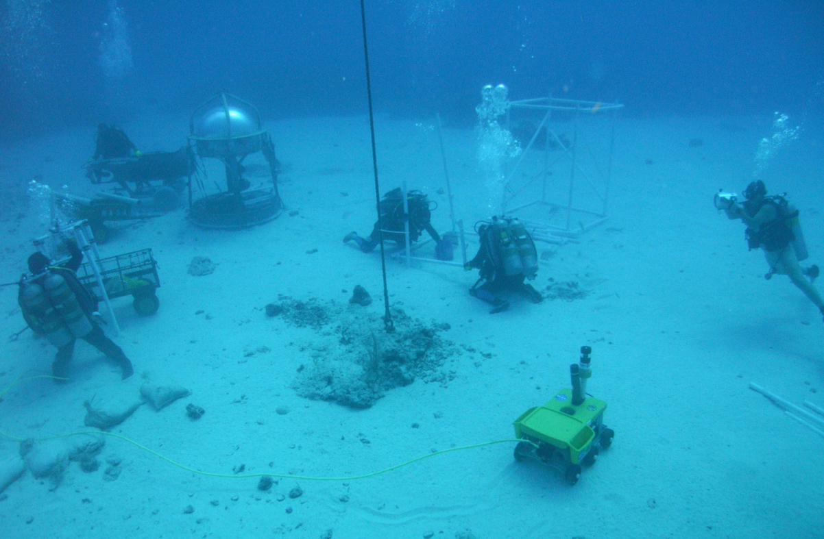 NEEMO Aquanauts Testing Surface Operations