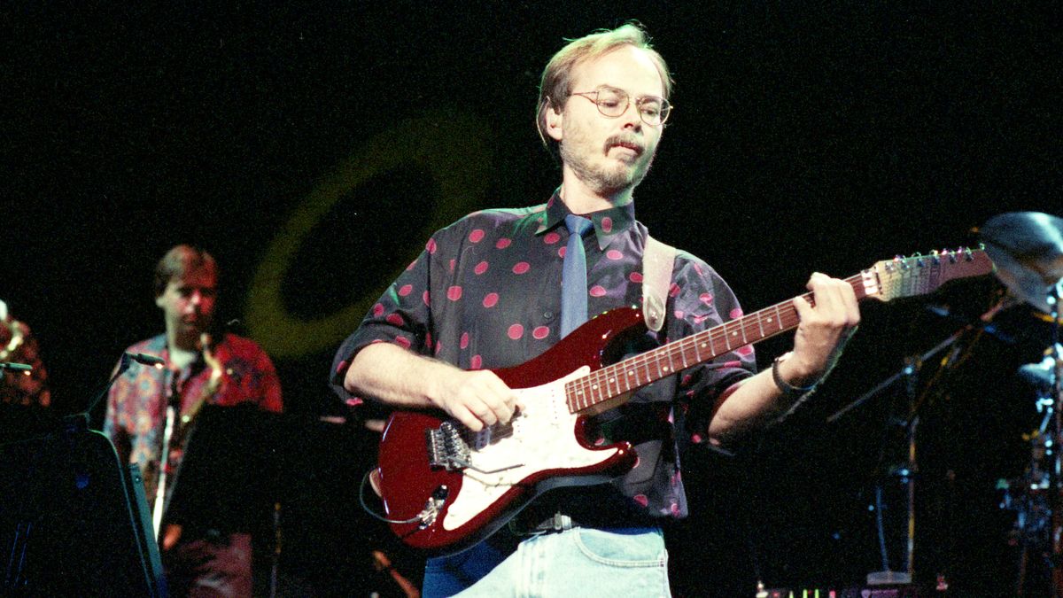 Guitarist Walter Becker performs with Steely Dan at the Great Woods Center for the Performing Arts in Mansfield, MA on Aug. 20, 1993