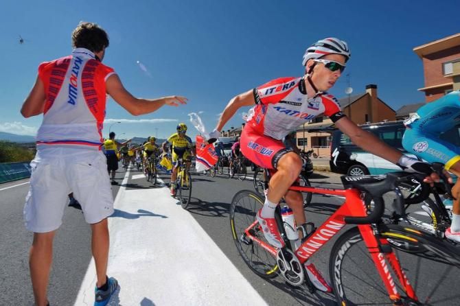 Sergei Chernetckii grabs his musette