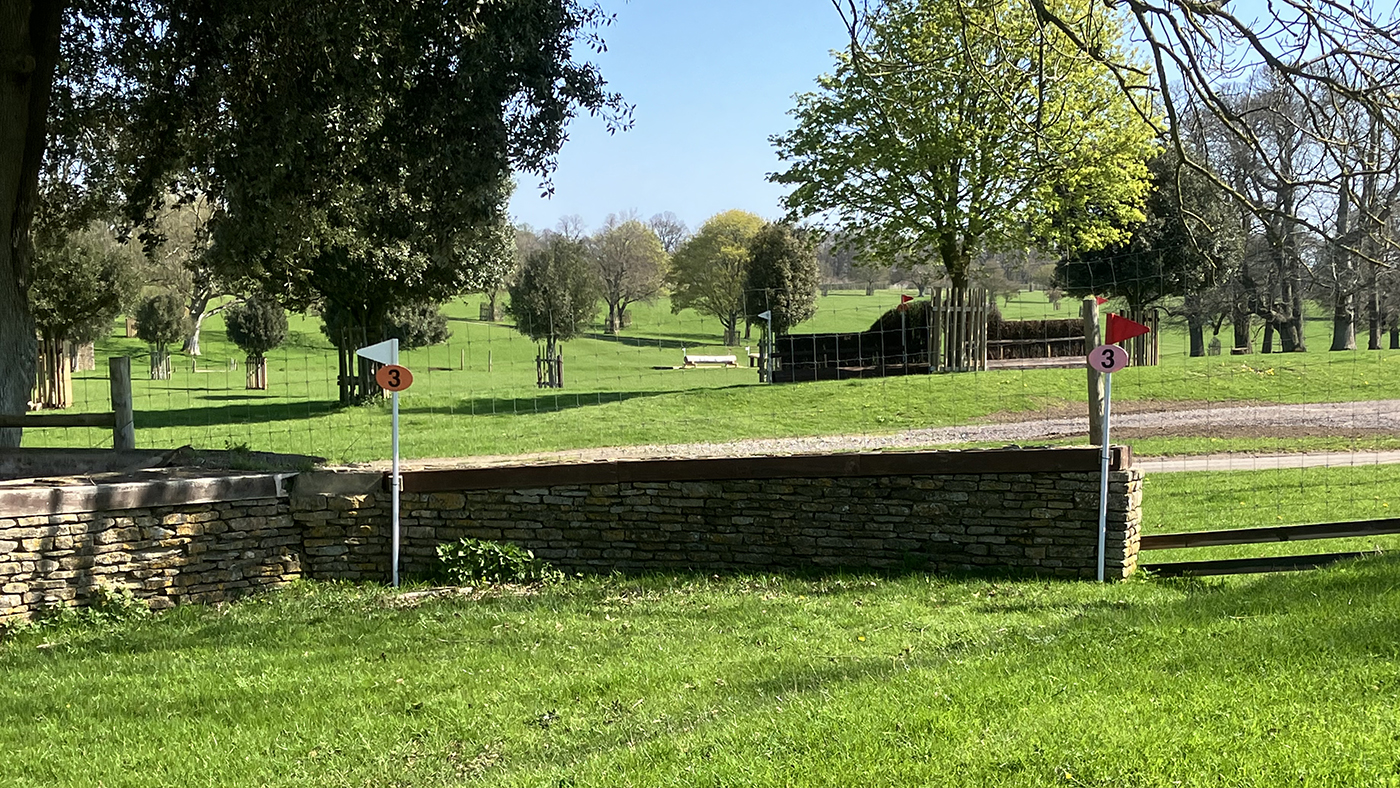 The wall at fence 4 is the same for both courses