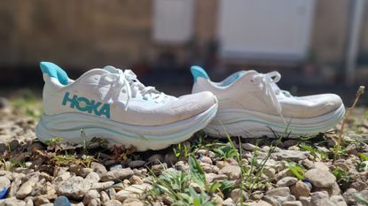 Hoka Clifton 10