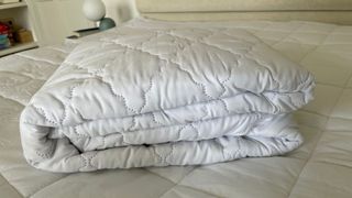 Side profile of the John Lewis Soft Touch Washable Quilted Mattress Protector