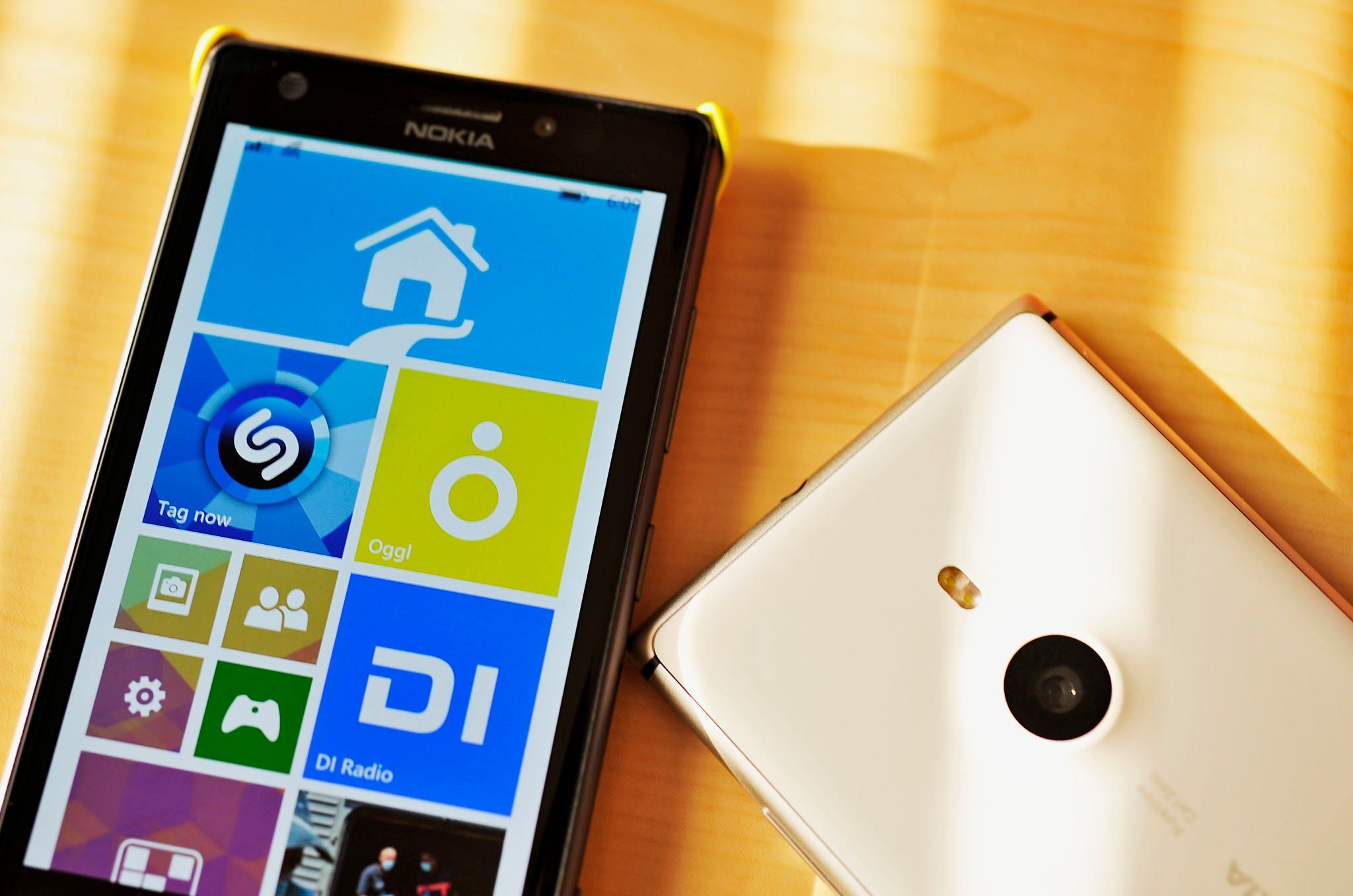 Microsoft should make a Lumia 925 successor now before it is too late