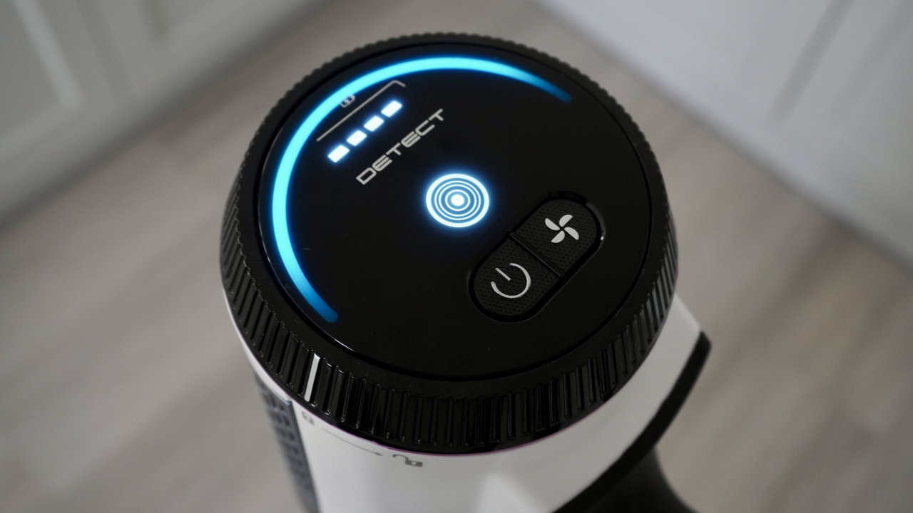 Shark Detect Clean &amp; Empty Pet IW4621UKT vacuum cleaner in a home setting.