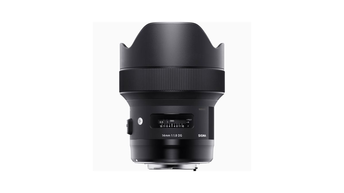 Sigma 14mm F1.8 DG HSM ART lens review: image shows Sigma 14mm F1.8 DG HSM ART lens vertical
