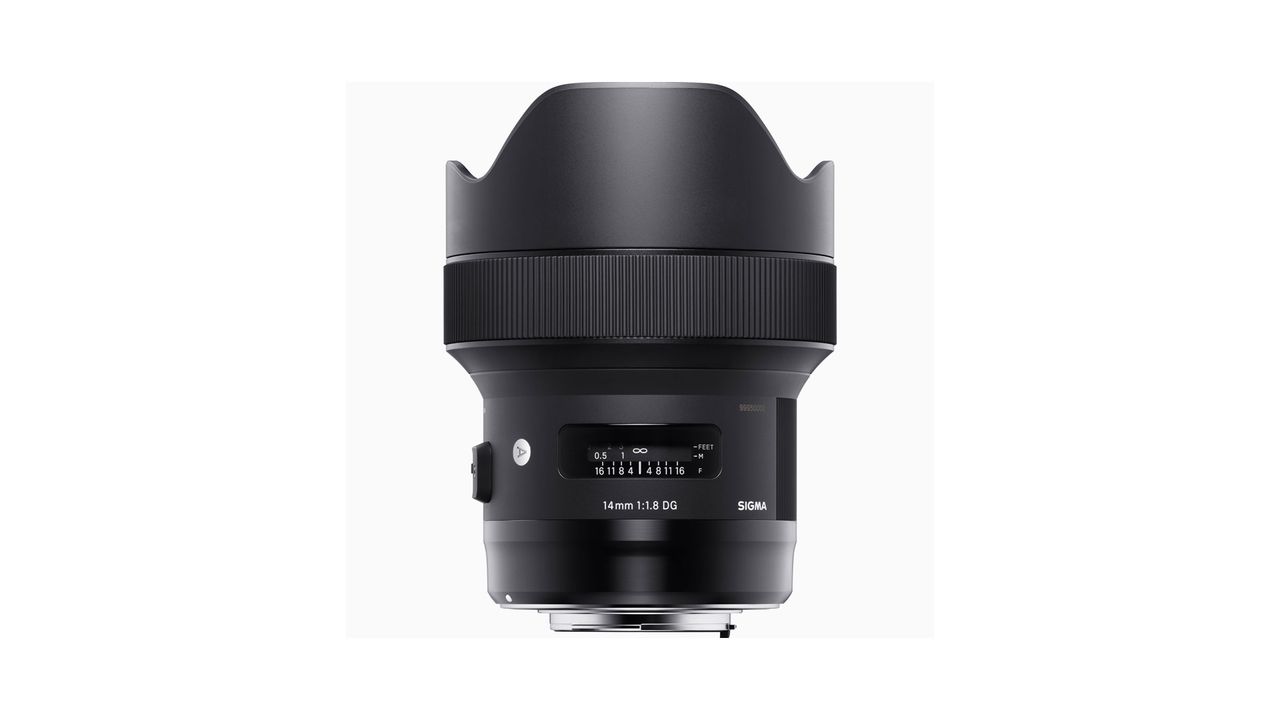 Sigma 14mm F1.8 DG HSM ART lens review: image shows Sigma 14mm F1.8 DG HSM ART lens vertical
