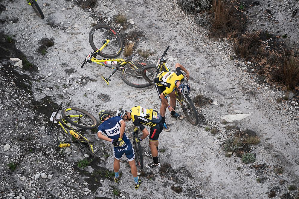 Nino Schurter and Lars Forster of Scott-SRAM MTB-Racing Credit suffer a puncture during stage 3 at Cape Epic