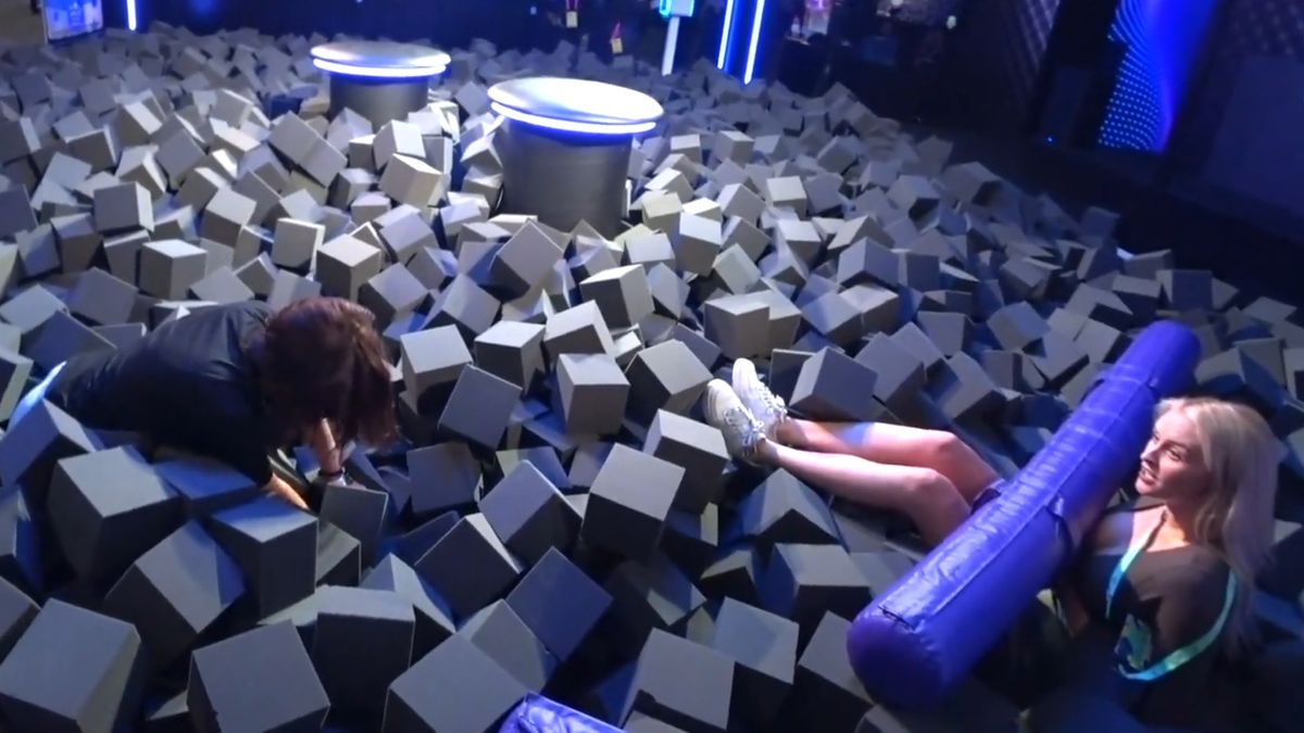 A Streamer Broke Her Back In Two Places After Jumping In A Foam Pit At Twitchcon