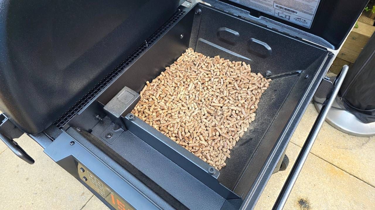 Traeger Woodridge Pro