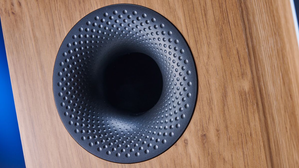 Standmount speakers: Bowers &amp; Wilkins 607 S3