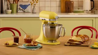 KitchenAid KSM195 stand mixer in 2025 colour of the year, Butter Yellow.