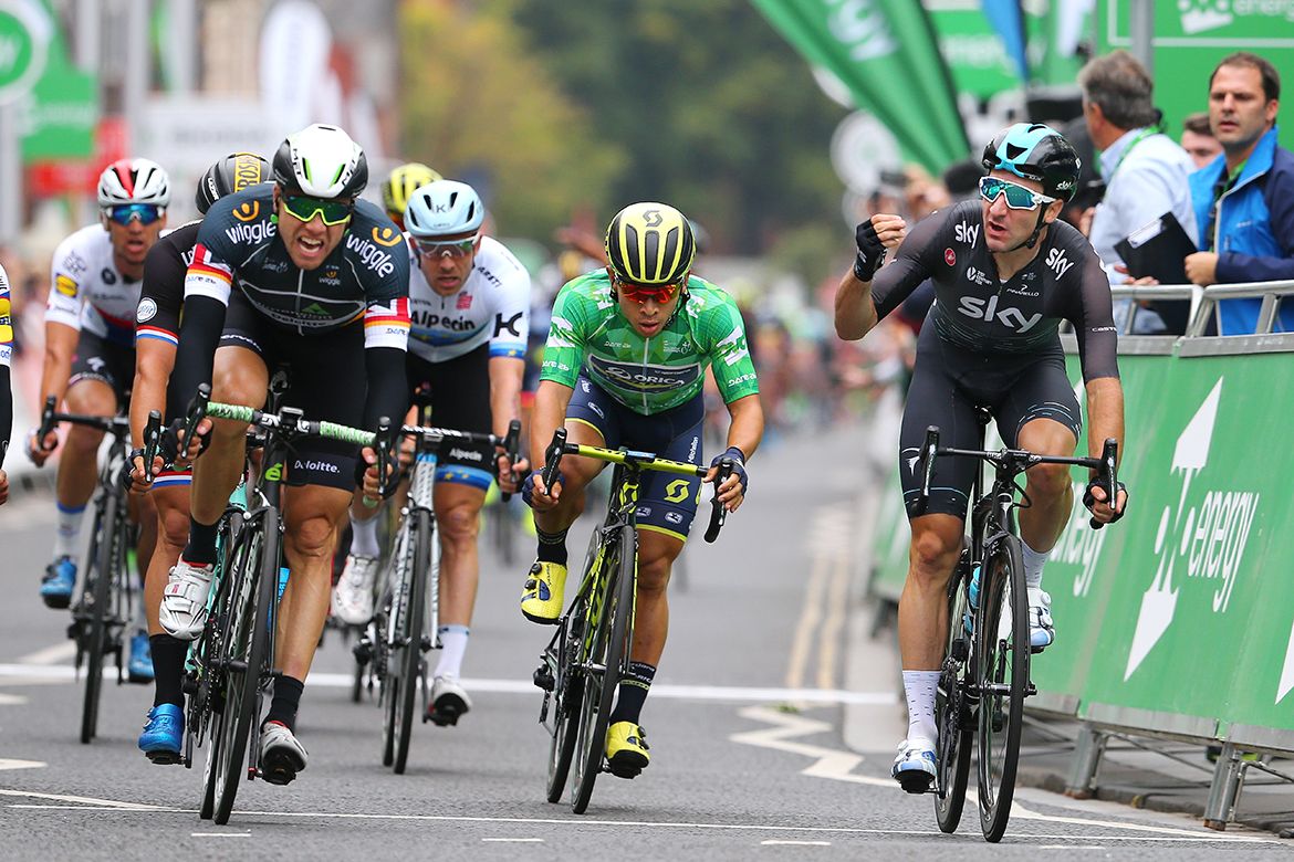 Elia Viviani objects to Boasson Hagen's sprint