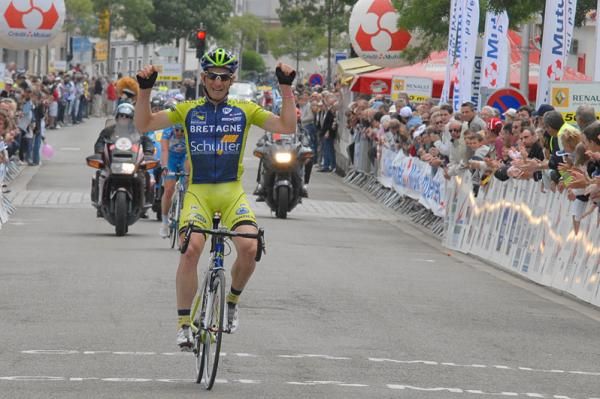 Jean Luc Delpech wins the final stage.