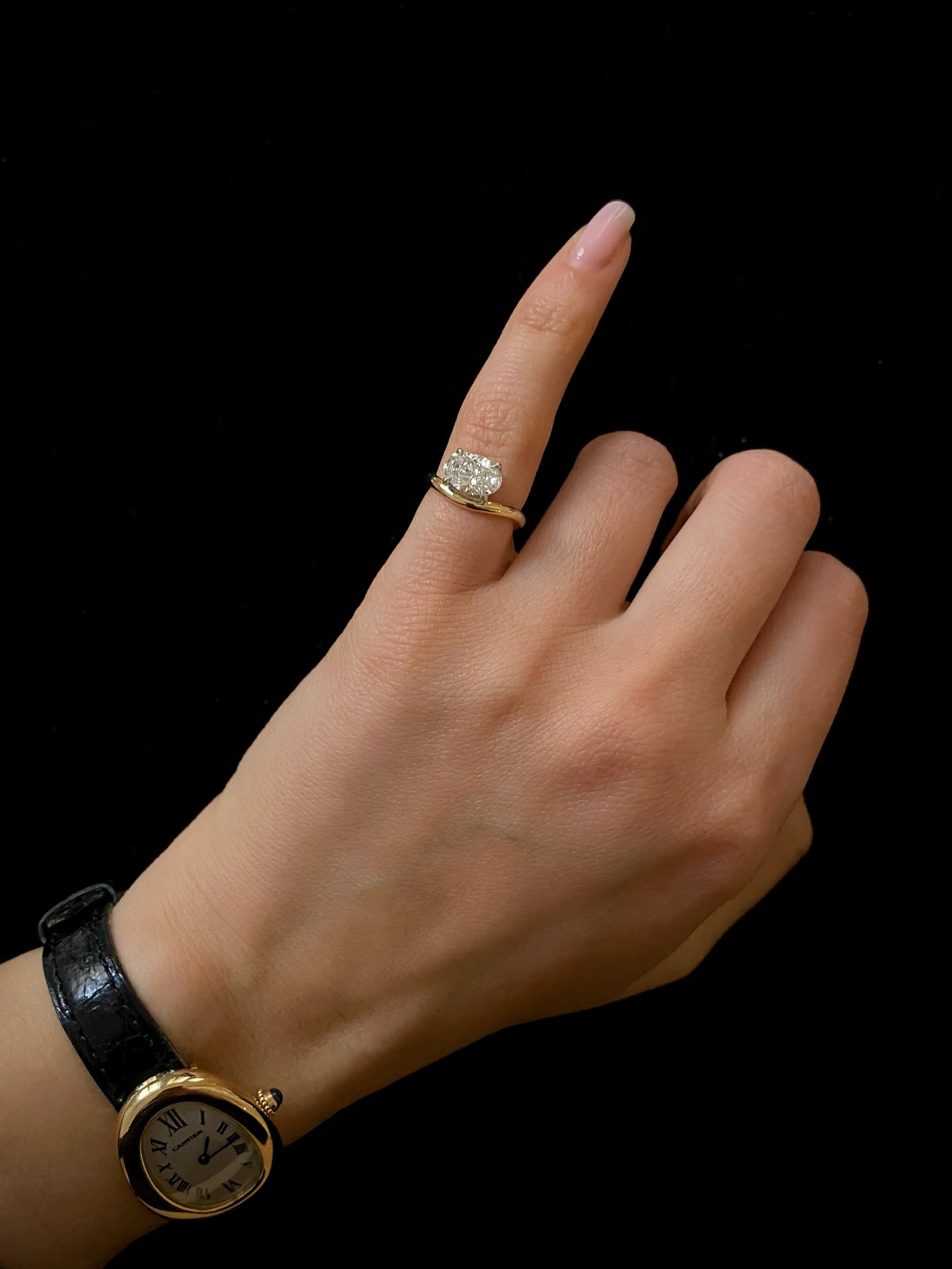 Inrluencer wearing summer 2025 jewelry trend
