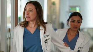 Molly Parker as Amy and Anya Banerjee as Sonya in Doc Season 201's hostage situation