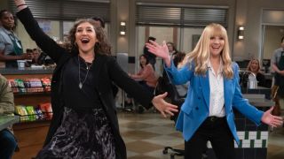 Mayim Bialik and Melissa Rauch dancing on Night Court