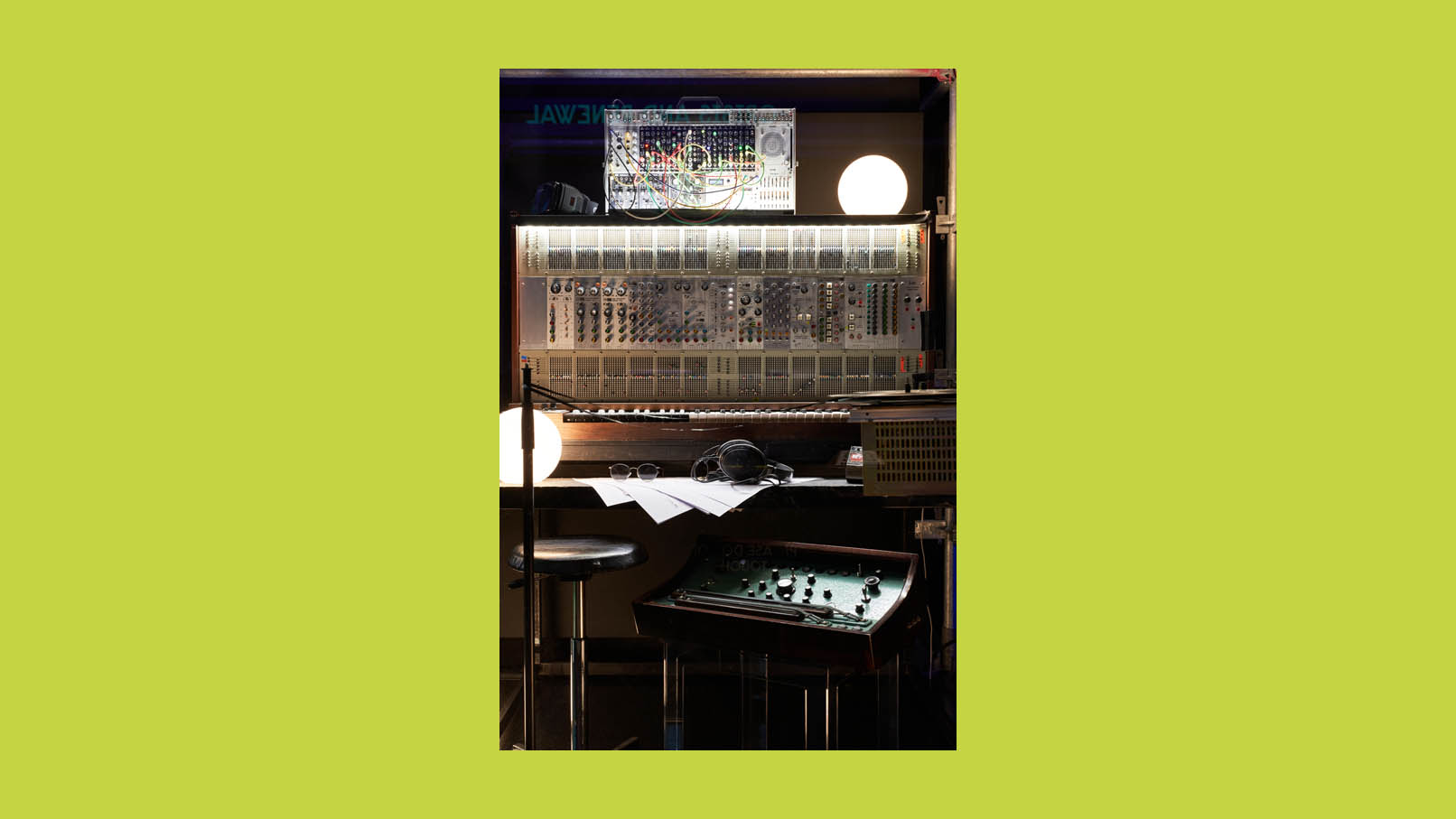 8 amazing objects that define the history of electronic music