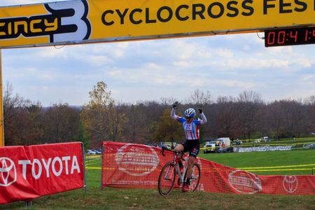 Compton wins the third and final round of the Cincy3 at Harbin