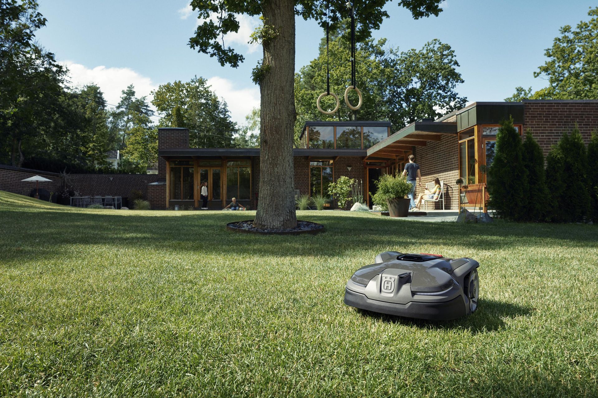 Best Robot Lawn Mower 2023 Autonomous Lawn Bots That Trim Grass While