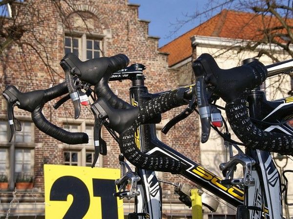 Some Saunier Duval-Scott bars were taped a little thicker than most.