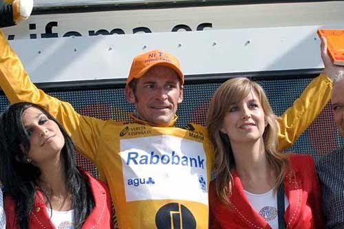 Denis Menchov (Rabobank) looking a little nervous about tomorrow.