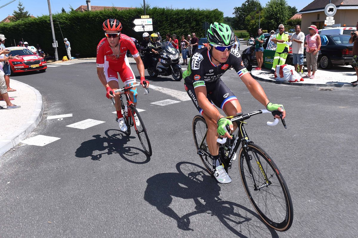 Pierrick Fedrigo (Bretagne-Seche Environnement) leads Kenneth Van Bilsen (Cofidis)