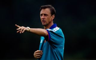 Johan Cruyff coaching his Barcelona team