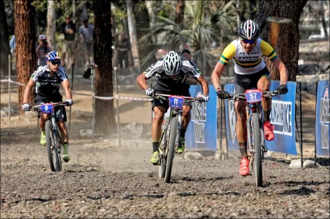 Dan McConnell (Trek Factory Racing) sprints to victory ahead of Manuel Fumic and Marco Fontana (both Cannondale Factory Racing)
