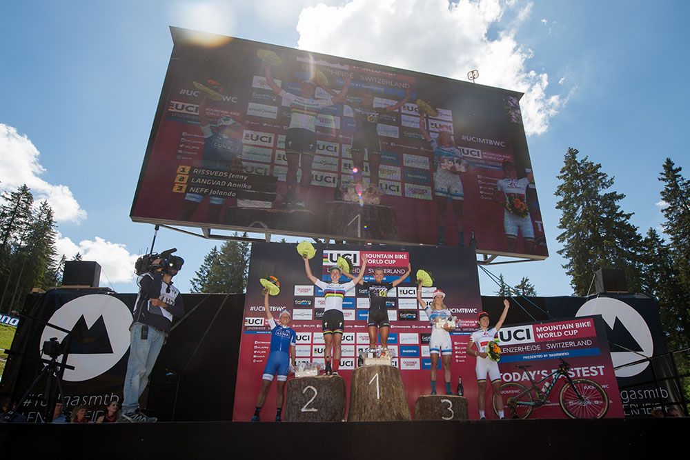 Nash, Langvad, Rissveds, Neff, Wloszczowska on the podium