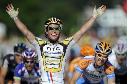 Mark Cavendish (HTC - Columbia) makes it two-in-a-row at the Tour de France.