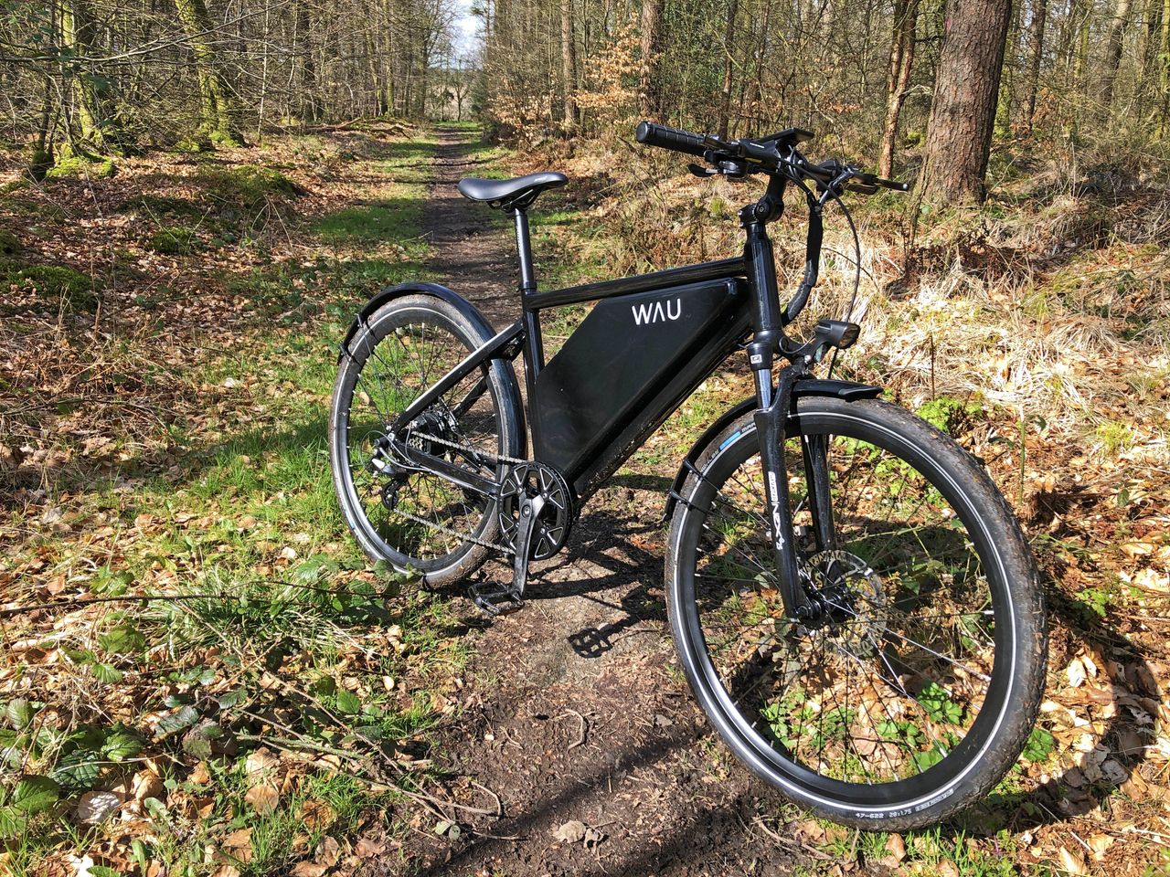 WAU X Plus review ebike with big range and funky features T3