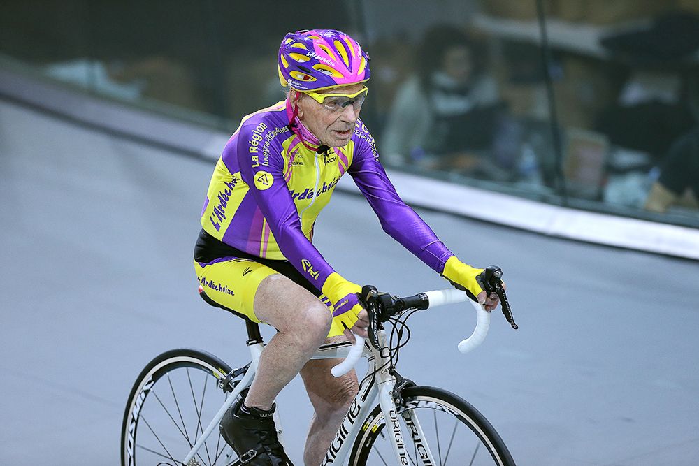 Robert Marchand during his attempt to break the 105+ world cycling hour record.