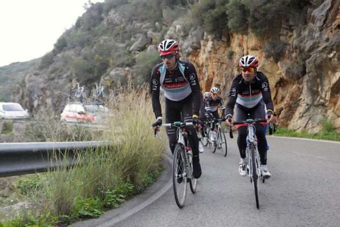 Fabian Cancellara and Hayden Roulston on the front
