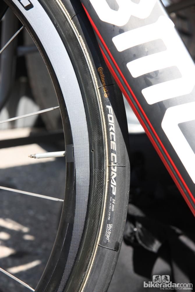 The front tire, which features the same dual tread as the unmarked rear, is a 24mm width to match the Shimano C50 tire bed