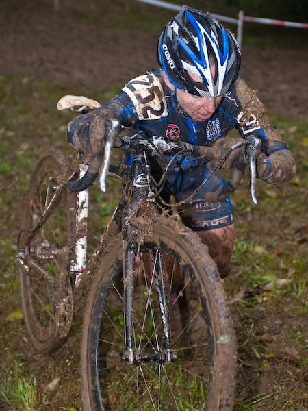 The conditions were especially hard on Laura Van Gilder (C3 &ndash; Athletes Serving Athletes). Despite finishing third, she landed in the medical tent for stitches.