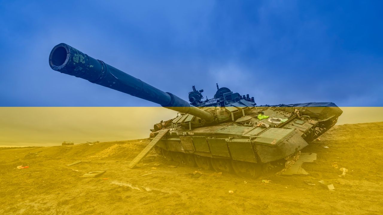 Tank overlaid with Ukrainian flag