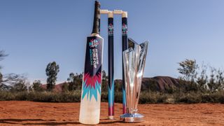 Twenty20-VM i cricket trofeet ved Uluru fjellene i Australia
