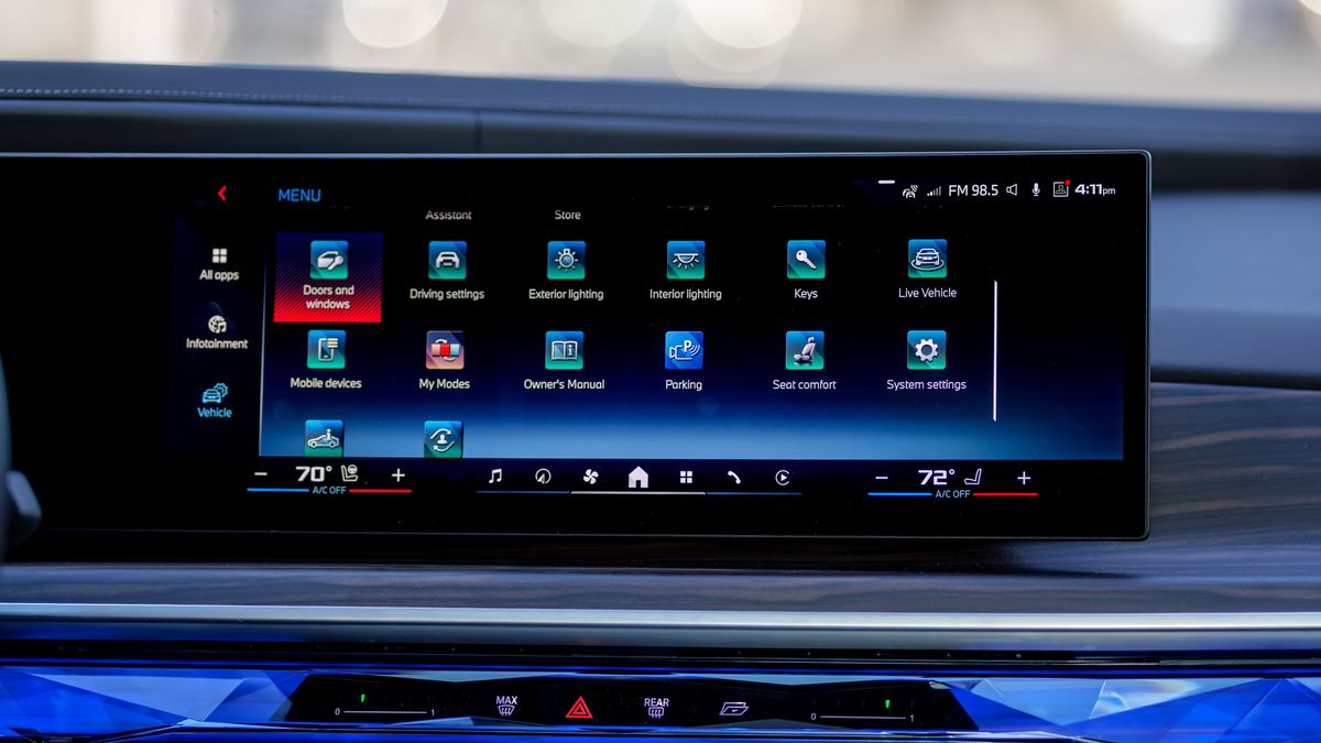 2026 BMW i7 M70 review.