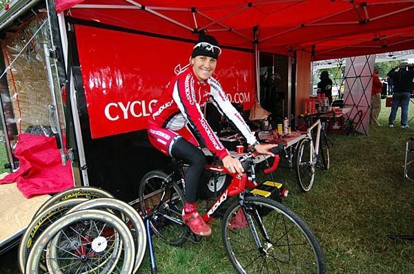 Lyne Bessette warms up before the race.