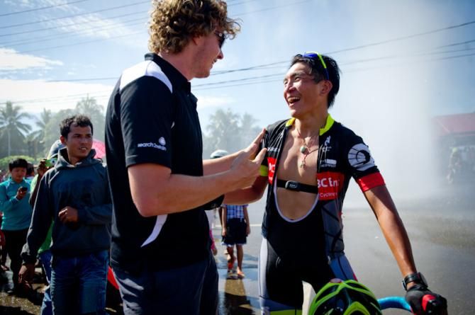 Sea Keong Loh (OCBC Singapore Continental Team) celebrates his stage win with his team maneger