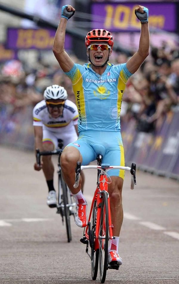 Alexandre Vinokourov (Kazakhstan) had too much for Rigoberto Uran (Colombia).