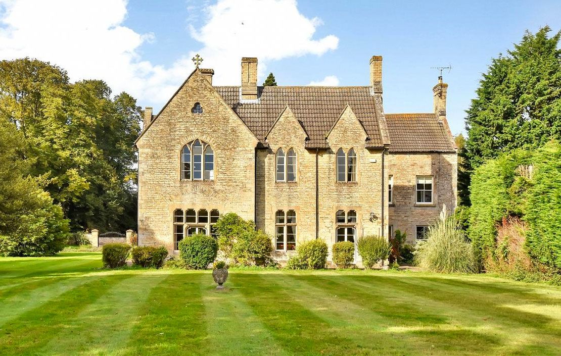 Originally having been built during the 1700 s and having been restored and enlarged in 1853 by the renowned architect Sir George Gilbert Scott, this Grade II listed former rectory