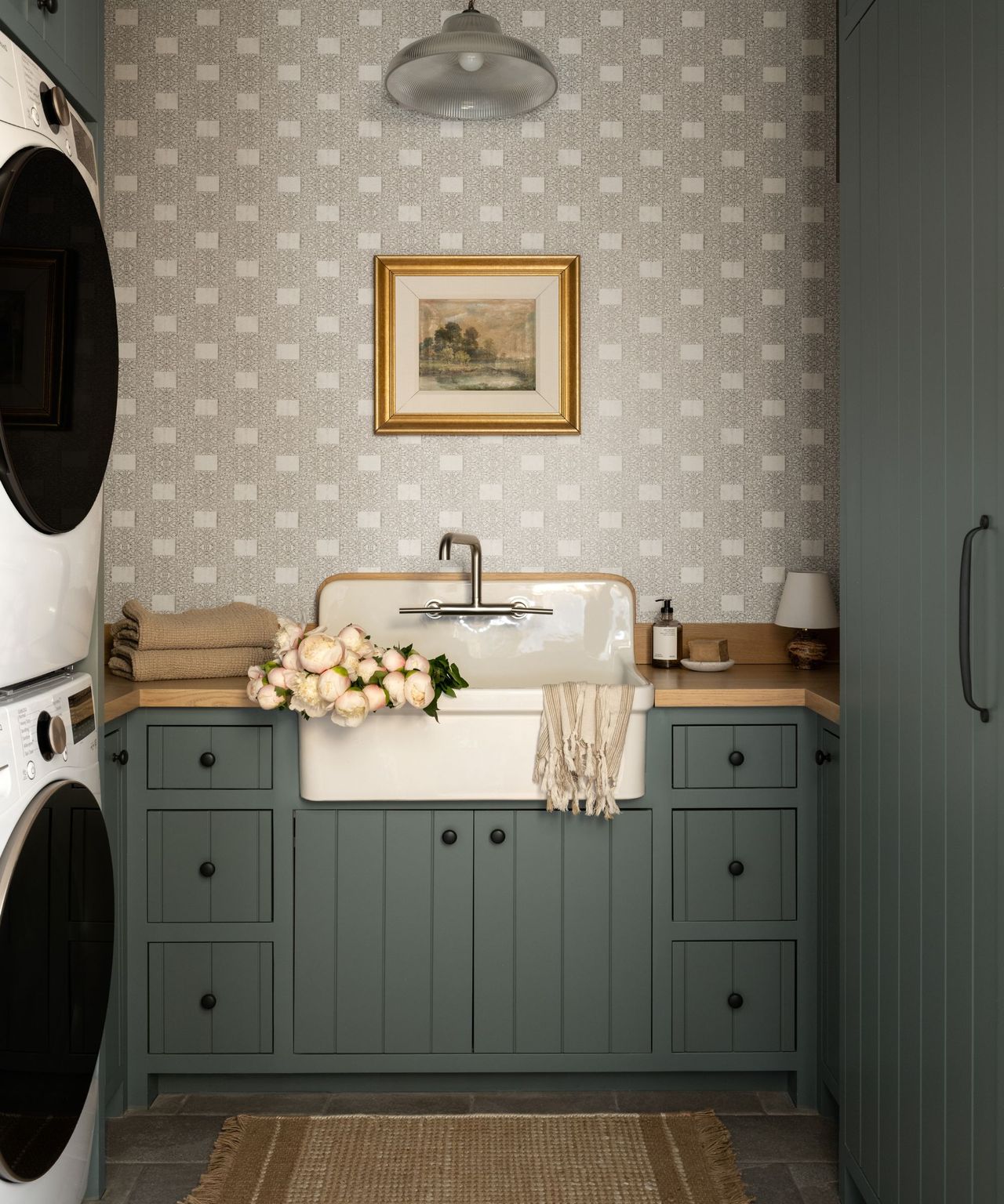 The paint colors used in Studio McGee's Tahoe Pines project | Homes and ...
