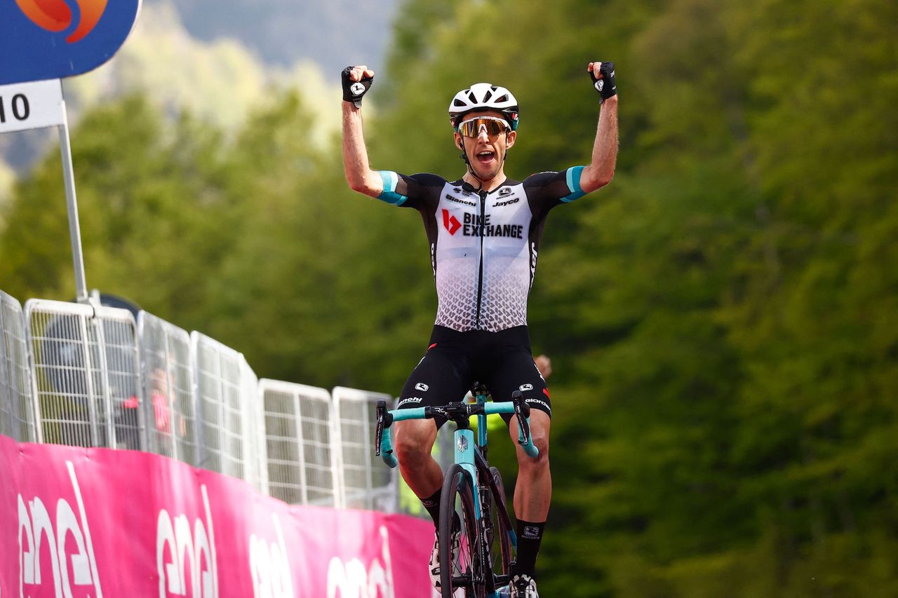 Simon Yates wins stage 19 of the Giro d&#039;Italia 2021