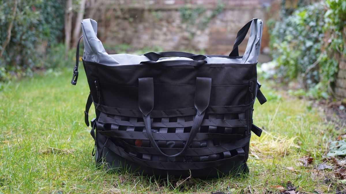 Chrome Industries Barrage Duffle review: Top-notch holdall | T3