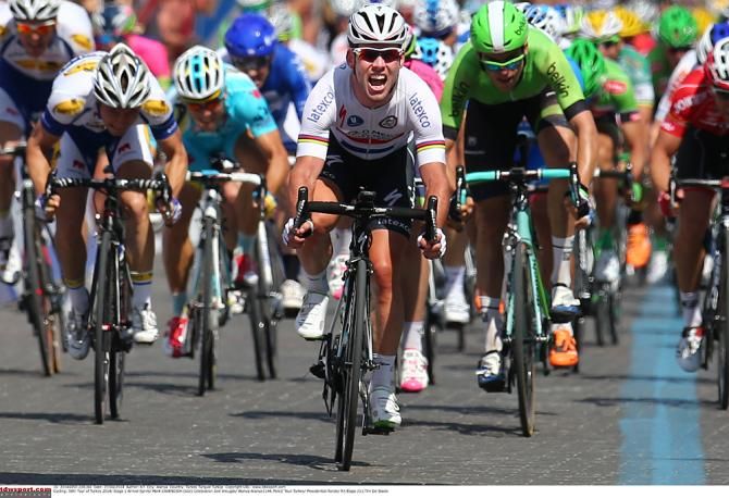Mark Cavendish (Omega Pharma-Quickstep) wins the stage