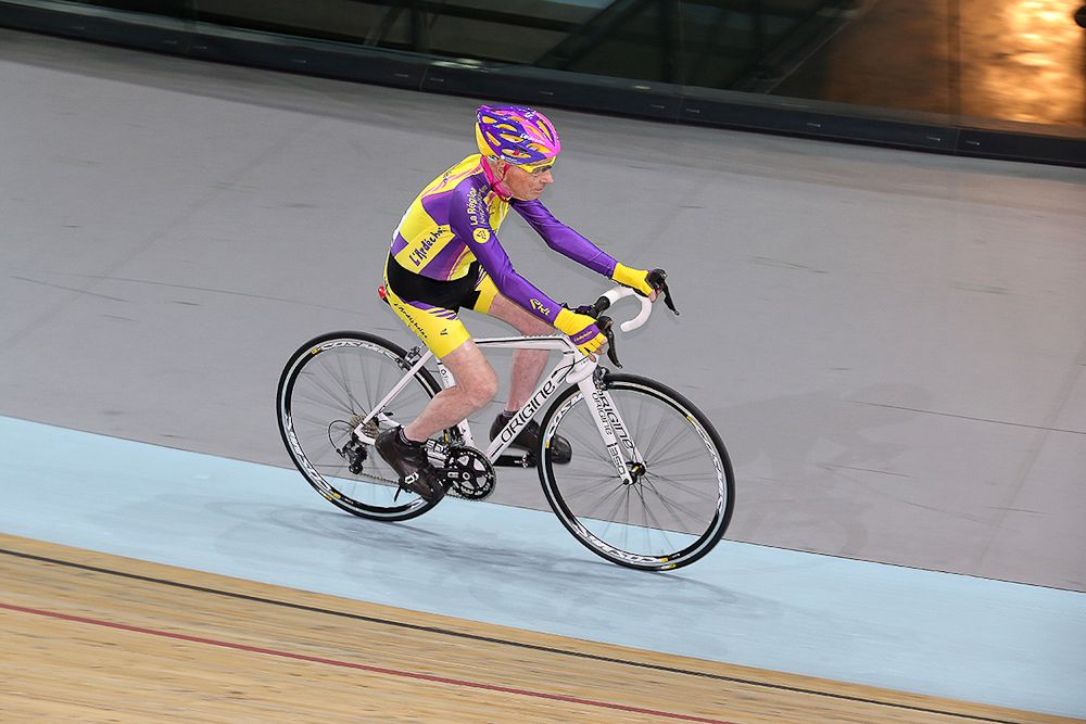 Robert Marchand during his attempt to break the 105+ world cycling hour record.