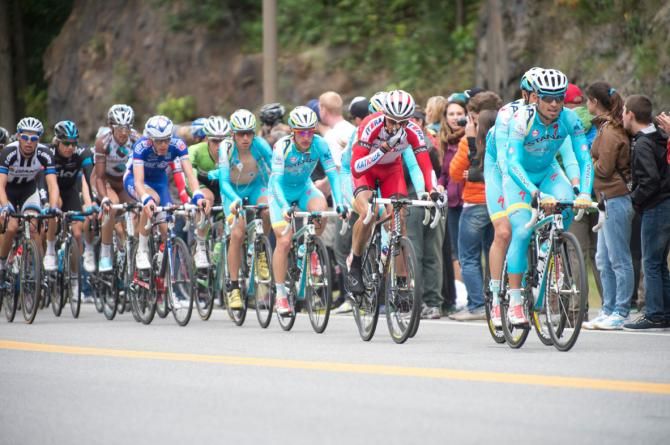 Astana control the main bunch