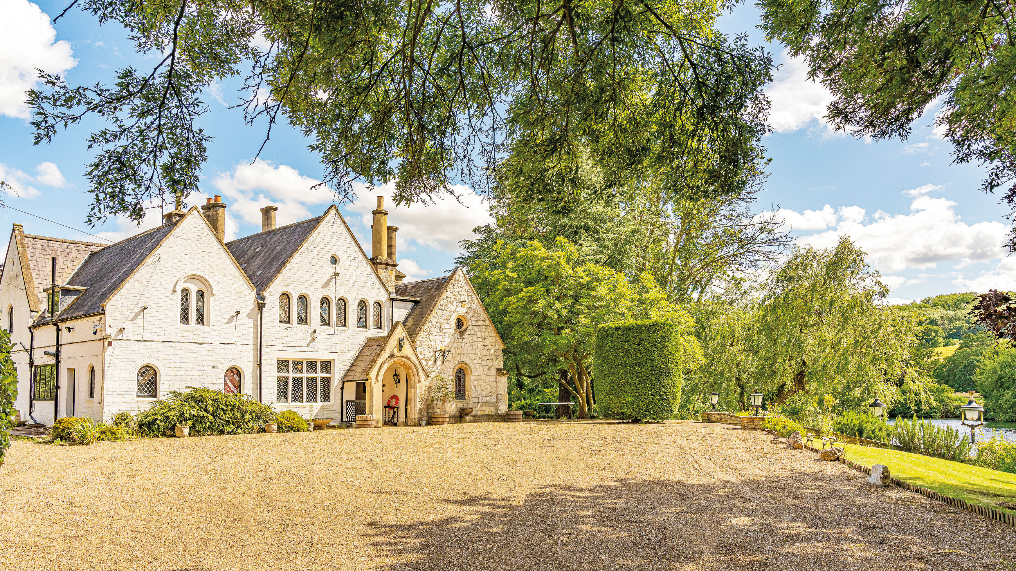 Magna Carta House in Berkshire Property for Sale
