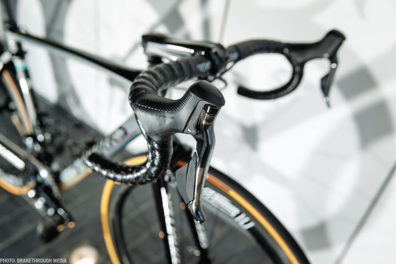 The PRO aluminium handlebar is preferred over carbon for Paris-Roubaix because it&rsquo;s less likely to break in a crash.